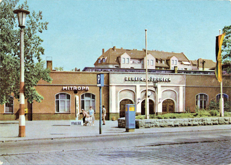 Elcknerplatz mit Blick auf den Bahnhof Köpenick