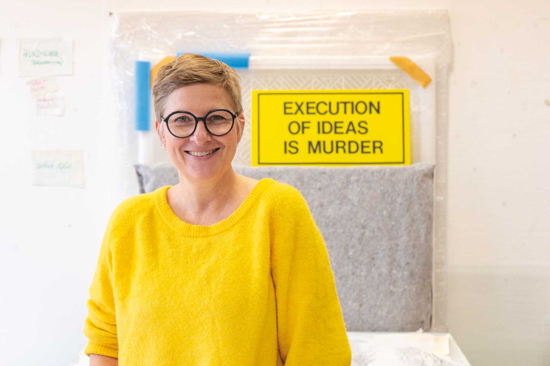 Die Bildhauerin Stefka Ammon in ihrem neuen Atelier in Berlin Oberschöneweide