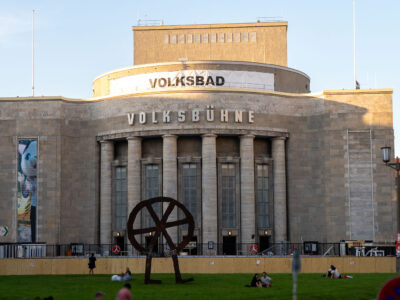 Das Volksbad an der Volksbühne